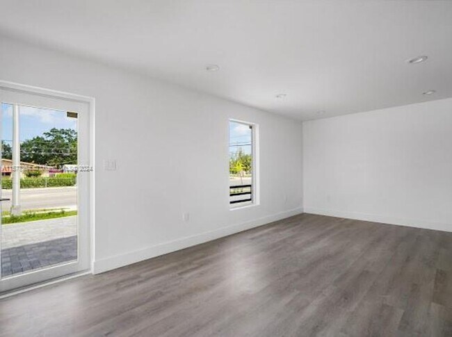 Foto del edificio - 11128 NW 17th Avenue 1 - 2, Unincorporated...