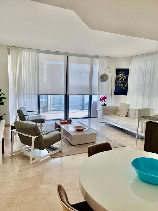 Foto del edificio - 68 SE 6th St
