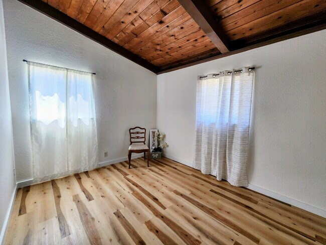 Foto del edificio - 380 Deodara St