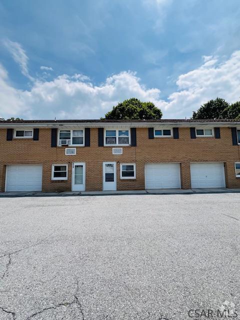 Building Photo - 922 Alwine St