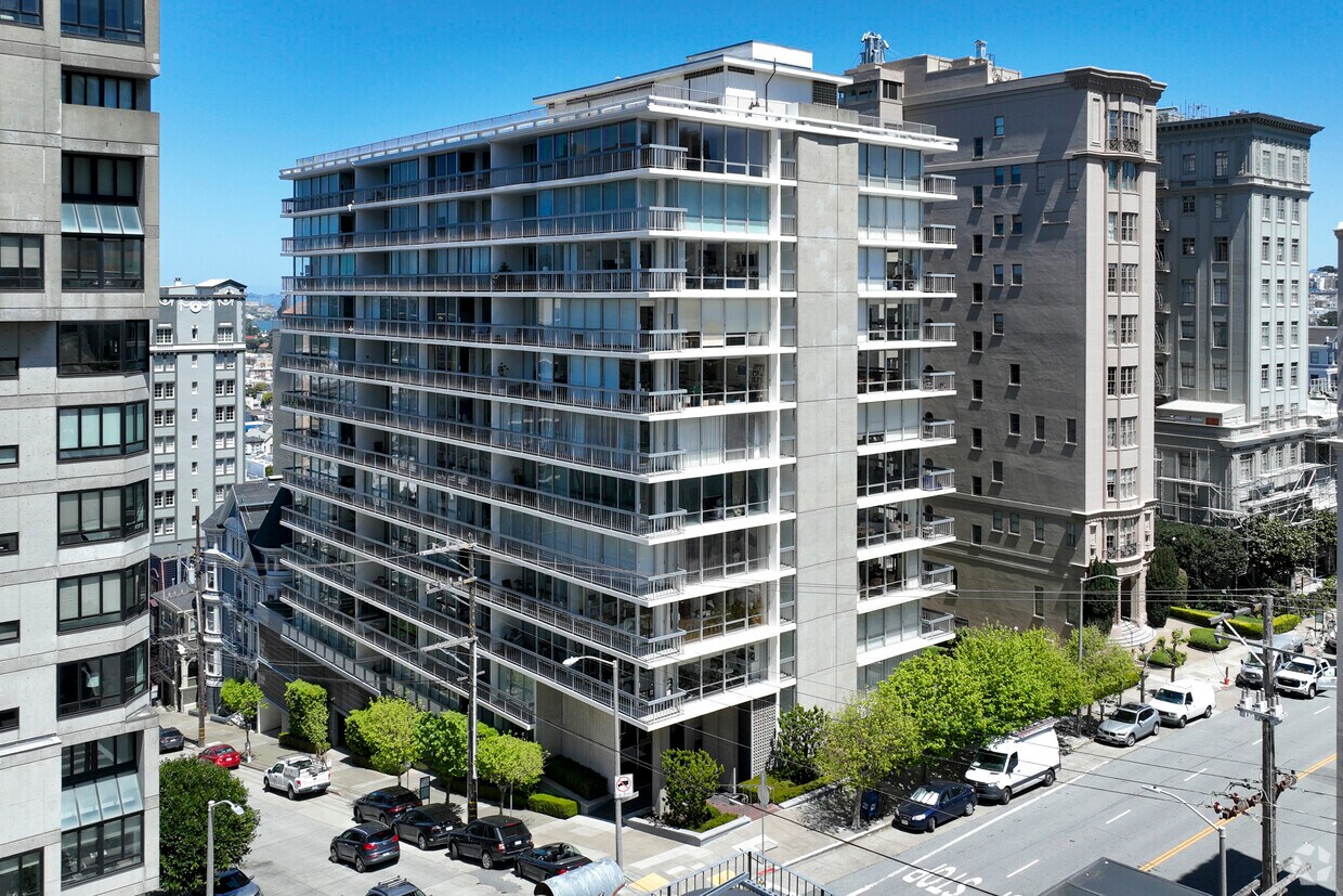 Primary Photo - Broadway Towers