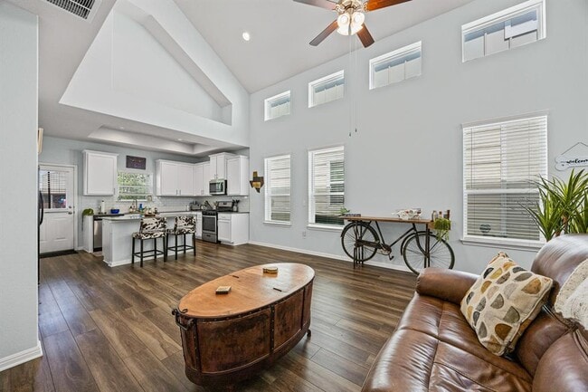 Foto del edificio - 9616 Dawn Pearl Dr