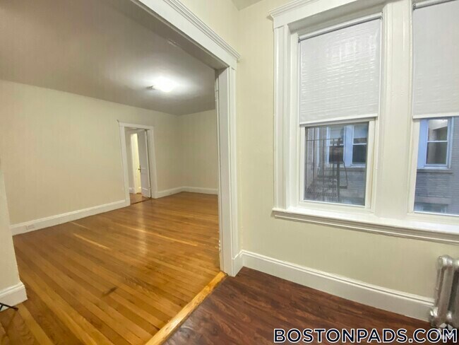 Building Photo - 1167 Boylston St