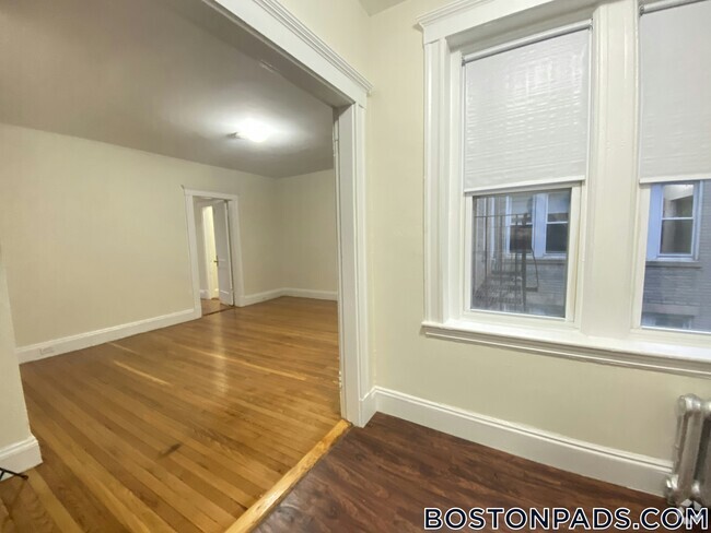 Building Photo - 1167 Boylston St