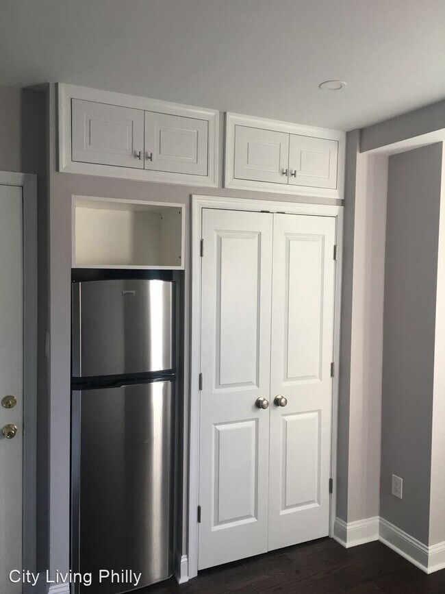 Building Photo - 331 S Smedley St