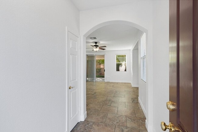 Building Photo - *NICE UPGRADED HOME IN SOUTHERN HIGHLANDS!!