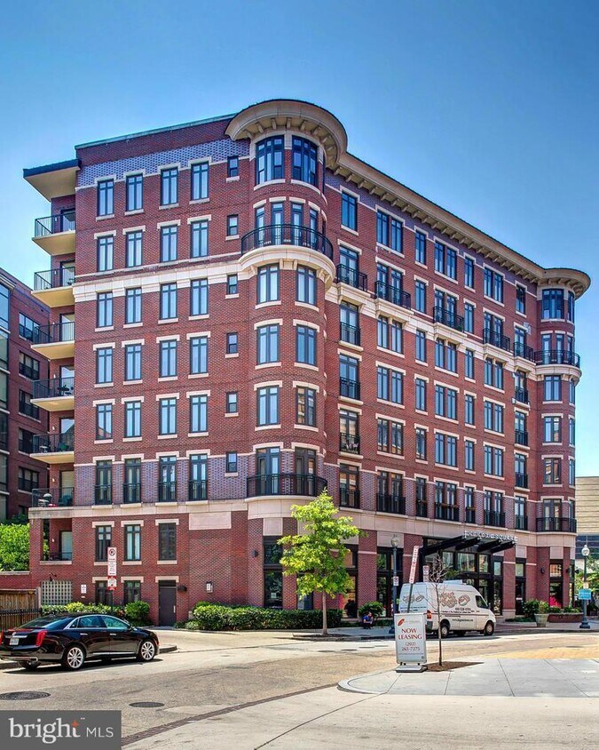 Foto principal - 1390 Kenyon St NW