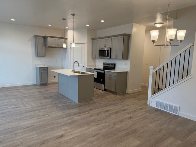 Foto del edificio - 1485 N 305 E