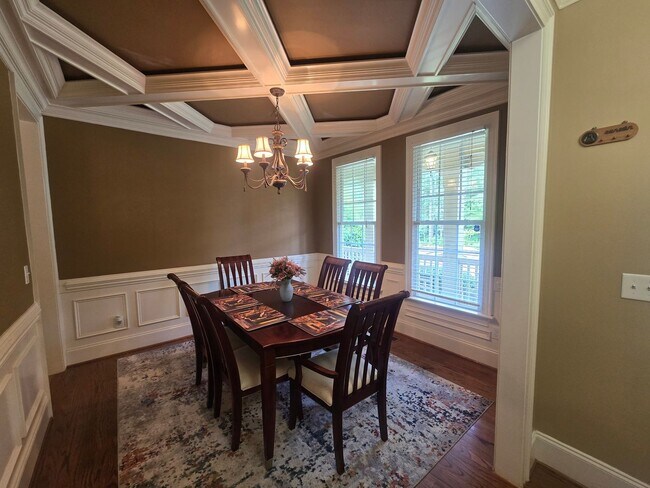 Foto del edificio - Rare Custom 3BR + Flex Space, 3BA Craftsma...