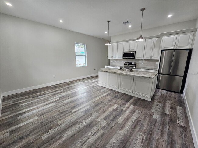 Foto del edificio - 3525 McIntosh Rd