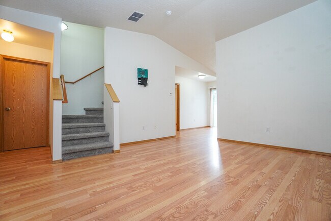 Foto del edificio - 265 N Paradise Ave