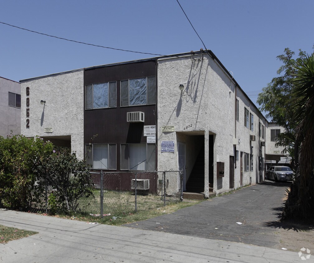Foto del edificio - 6852 Simpson Ave