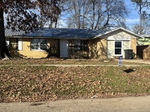 Building Photo - 6849 Perimeter Dr