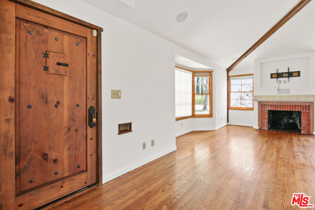 Building Photo - 2411 Castle Heights Ave