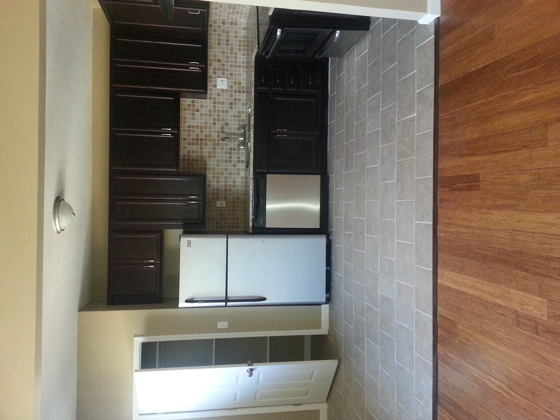 Primary Photo - 30 Linwood Blvd