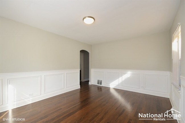 Building Photo - 18101 Wildwood Ave
