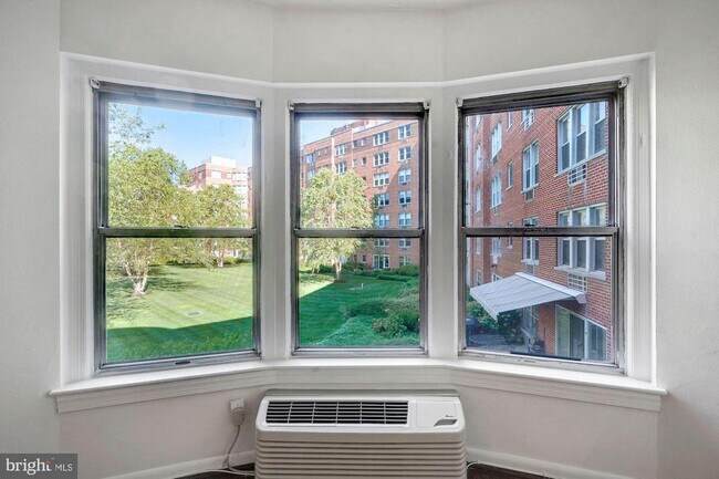 Foto del edificio - 2500 Q St NW