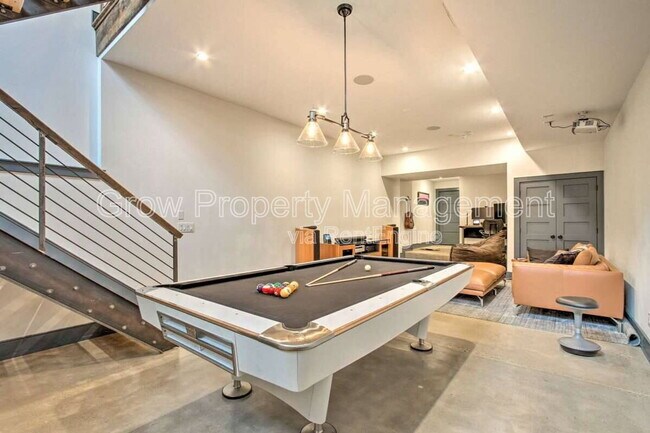Foto del edificio - 2128 E Firth St