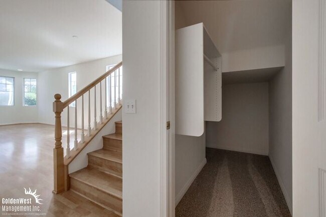 Foto del edificio - Turnkey 4Bdm 3Ba Home in Gated Coastal Com...