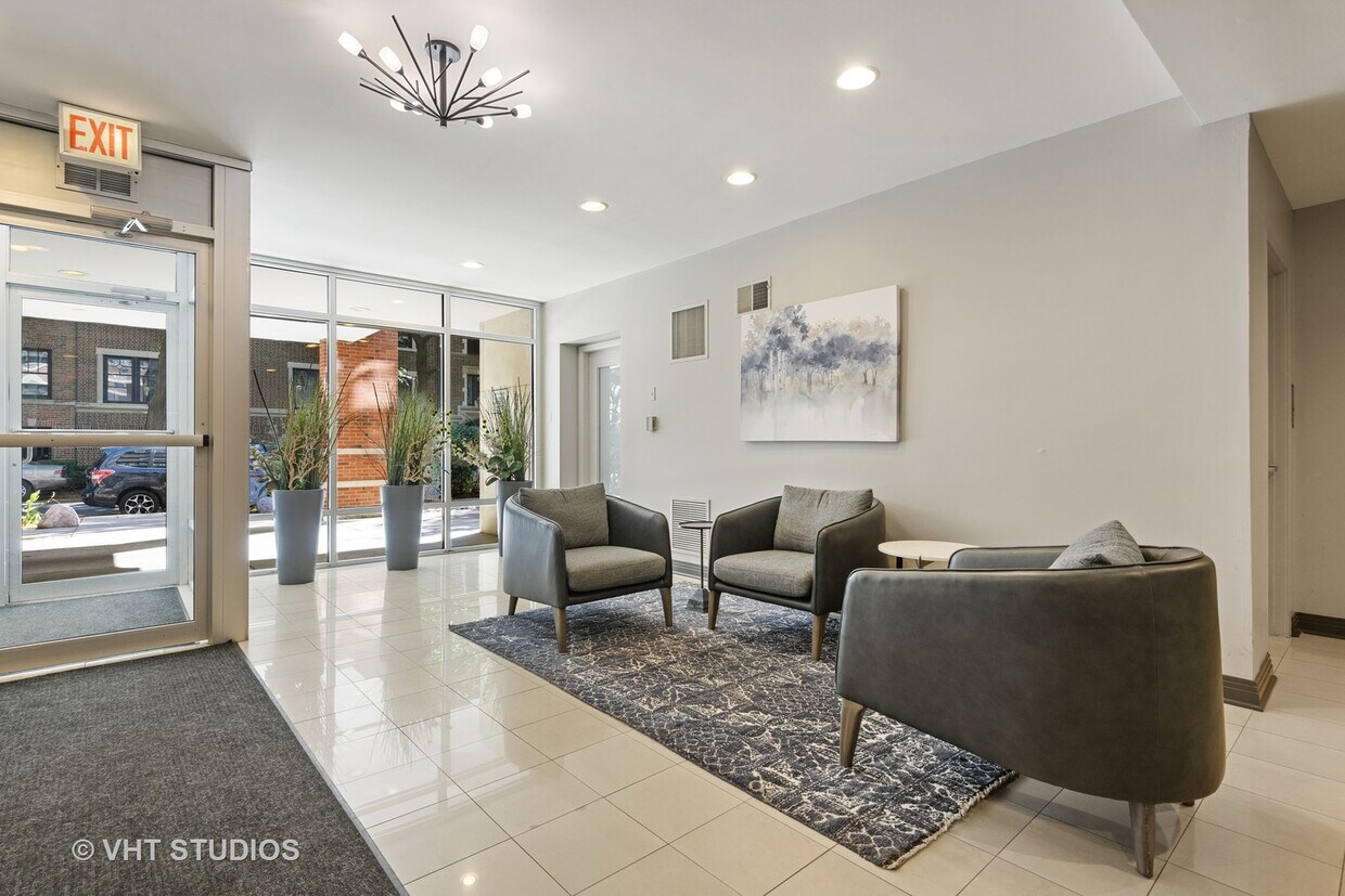 Foto principal - 2300 N Commonwealth Ave