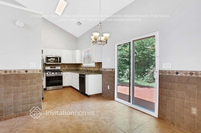 Foto del edificio - 1700 Chanson Pl NE