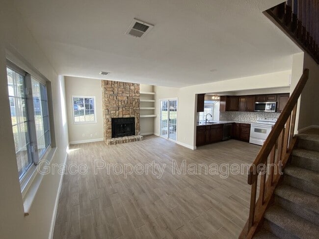 Building Photo - 12430 E Pacific Cir