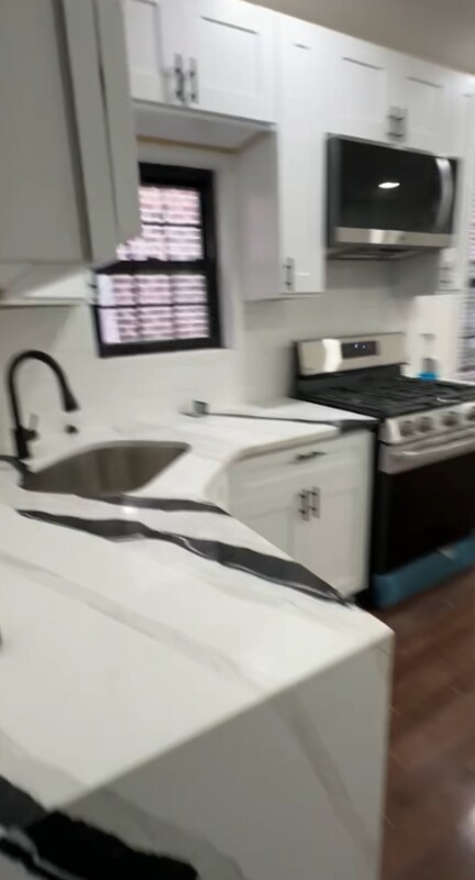 Foto del edificio - 87 E 37th St