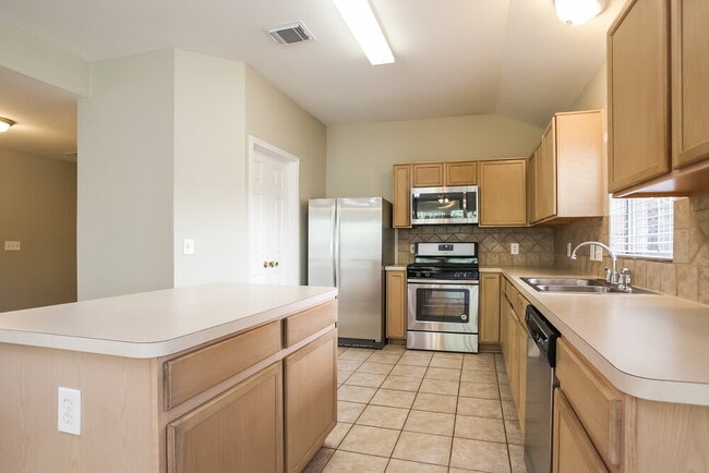 Building Photo - 614 Cypresswood Trce