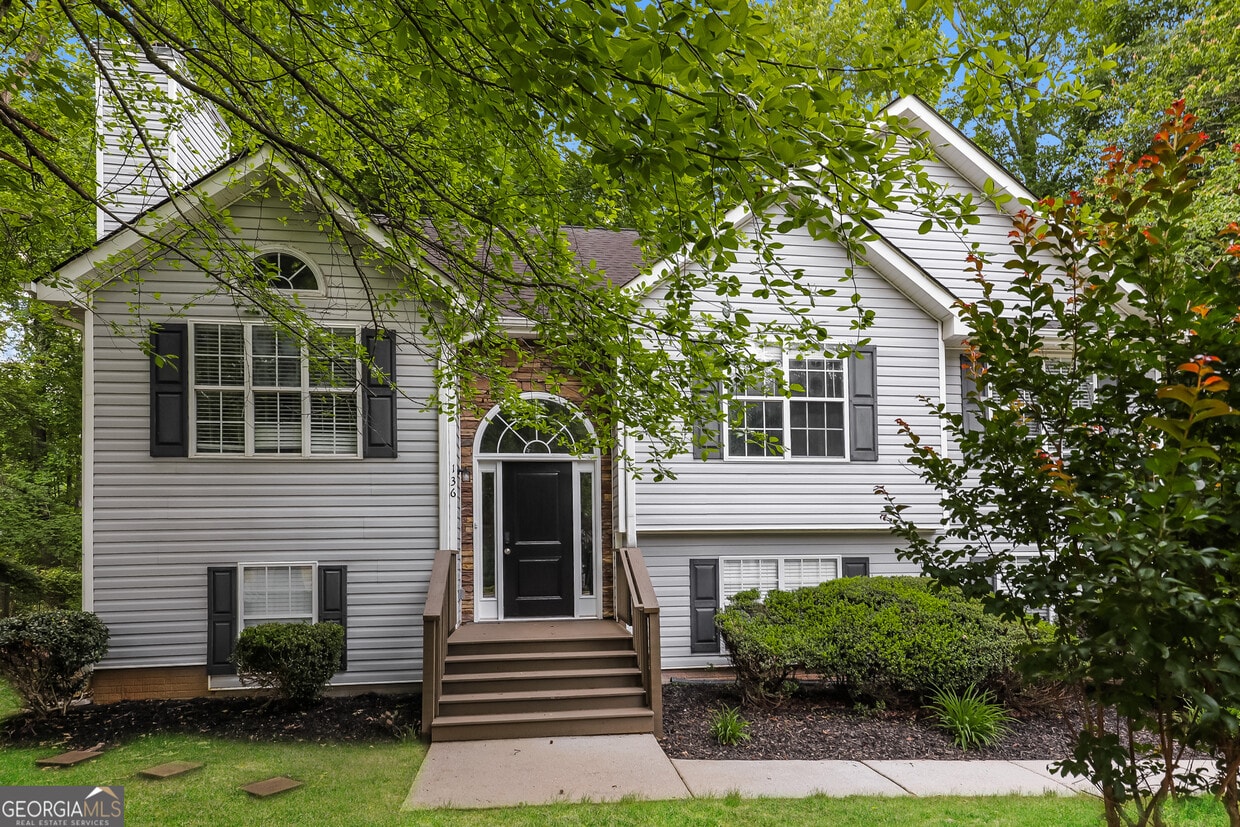Primary Photo - 136 Stoney Brook Way