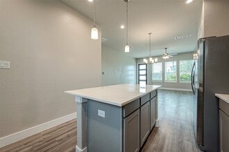 Building Photo - 7703 Rainbow Cl