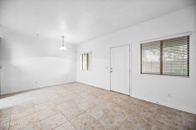 Building Photo - 4608 W Maryland Ave