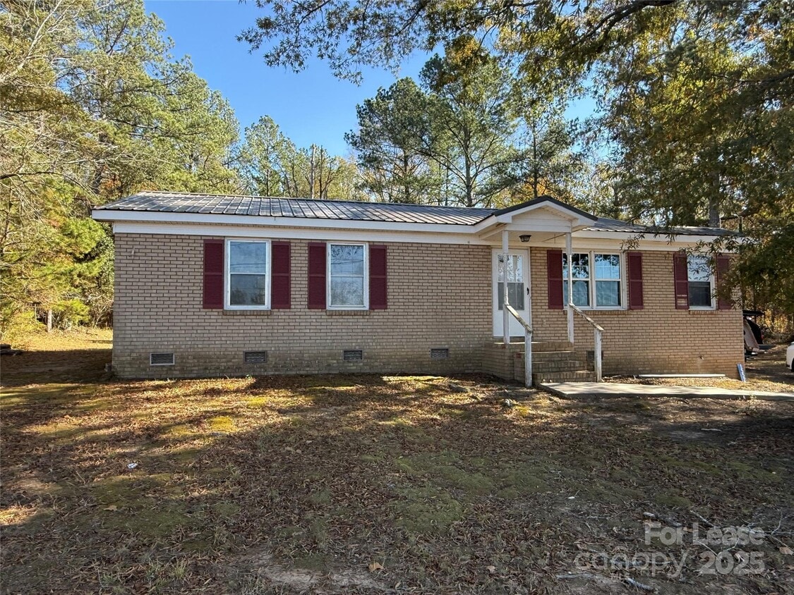 Primary Photo - 1552 Airport Rd