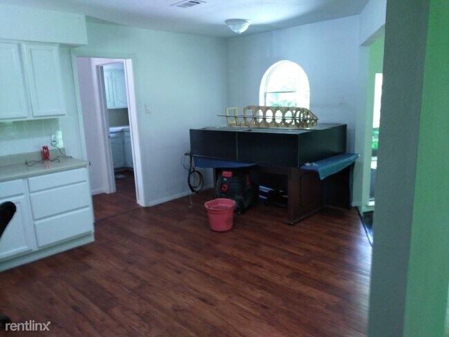 Building Photo - 3 br, 2 bath House - 194 Vista