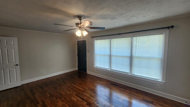 Foto del edificio - 1211 Sunset Ave