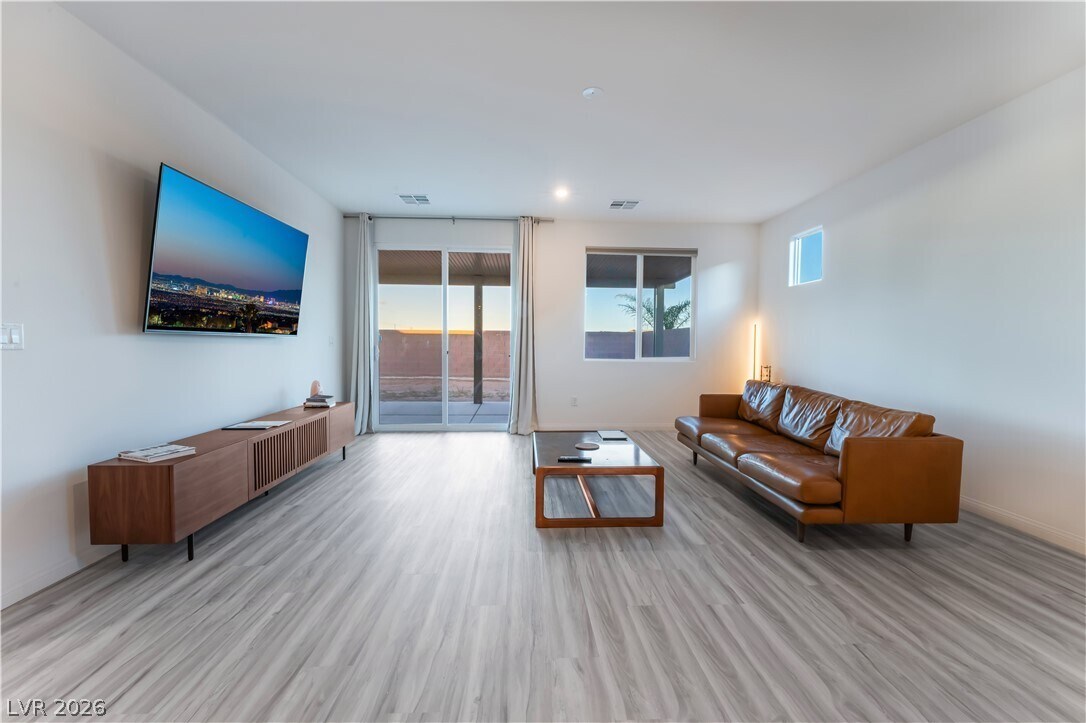 Foto del edificio - 3540 Vly Lily St