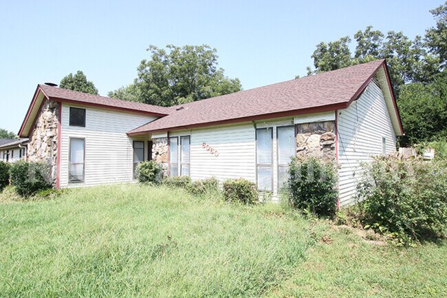 Building Photo - 6060 Tall Willow Dr