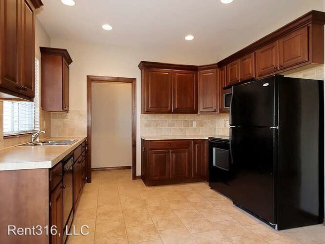 Foto del edificio - 9820 E 19th St N