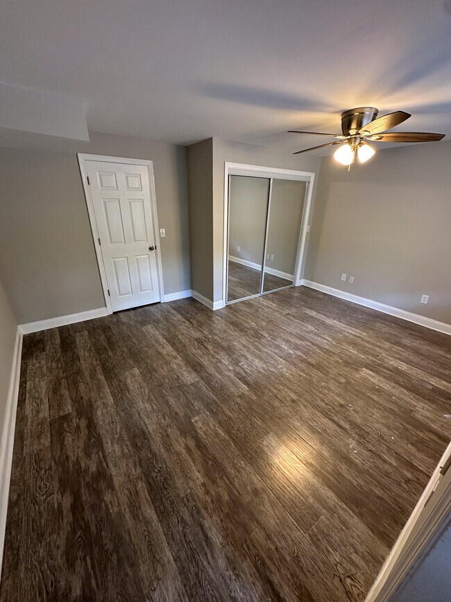 Building Photo - 509 Kedron Ave