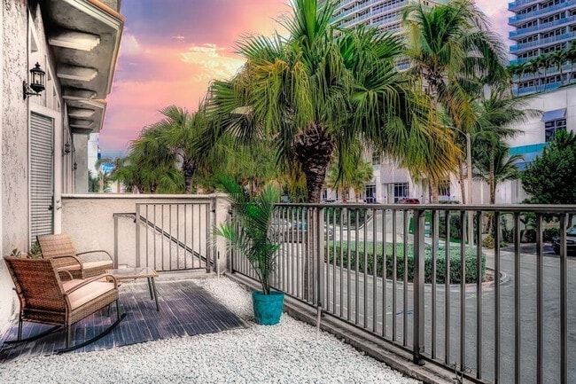 Building Photo - 3035 Riomar St