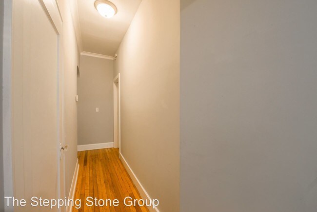 Building Photo - 202 E 27th St