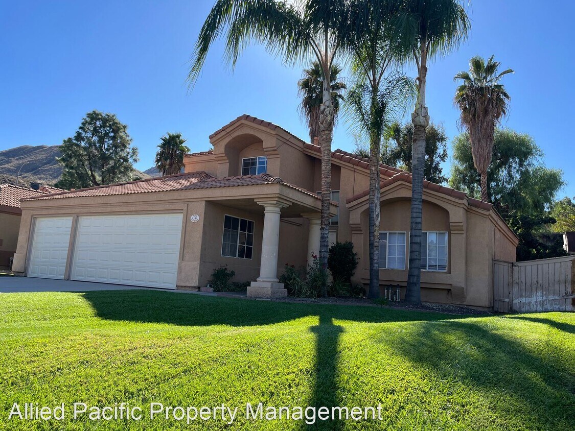 Primary Photo - 4 br, 3 bath House - 2125 Cordillera Ave.