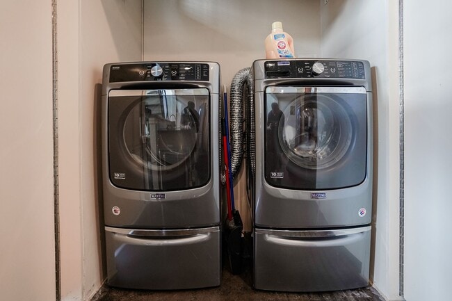 Photo - Fully Furnished 2-Level Condo for Traveling Nurses | 1,549 Sq Ft | Private Parking | Shared Living