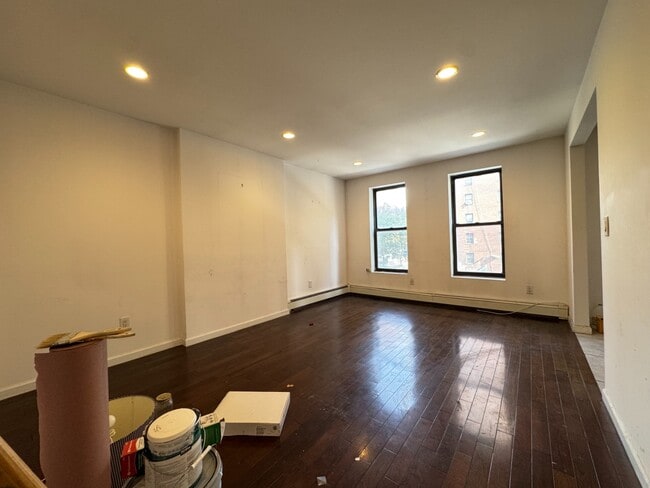 Foto del edificio - 461 DeKalb Ave