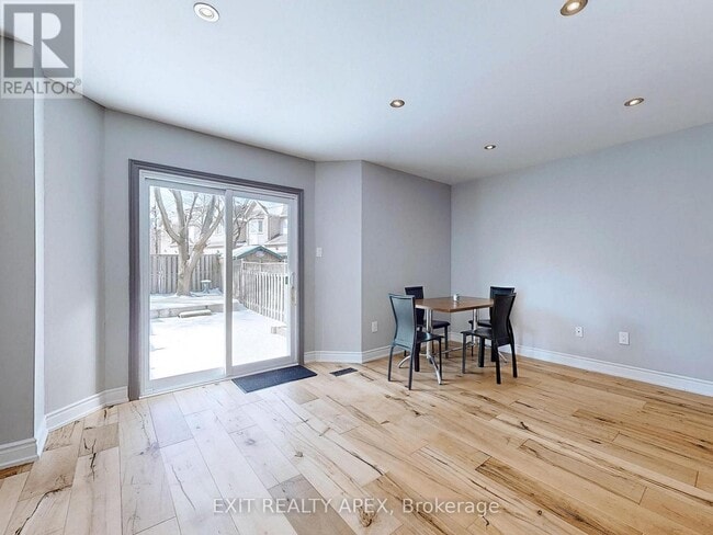 Building Photo - 5552 Cortina Crescent