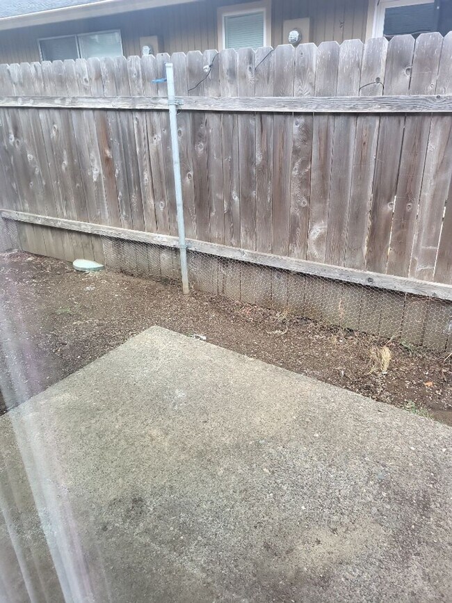 Foto del edificio - 1/2 off 1st Month's Rent - Cute Two Bedroom With Detached Garage