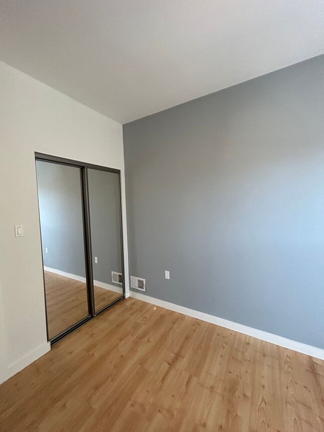 Building Photo - 718 Clementina St