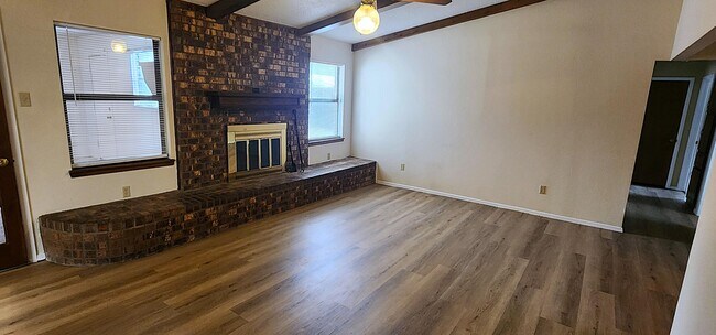 Building Photo - 5704 93rd St