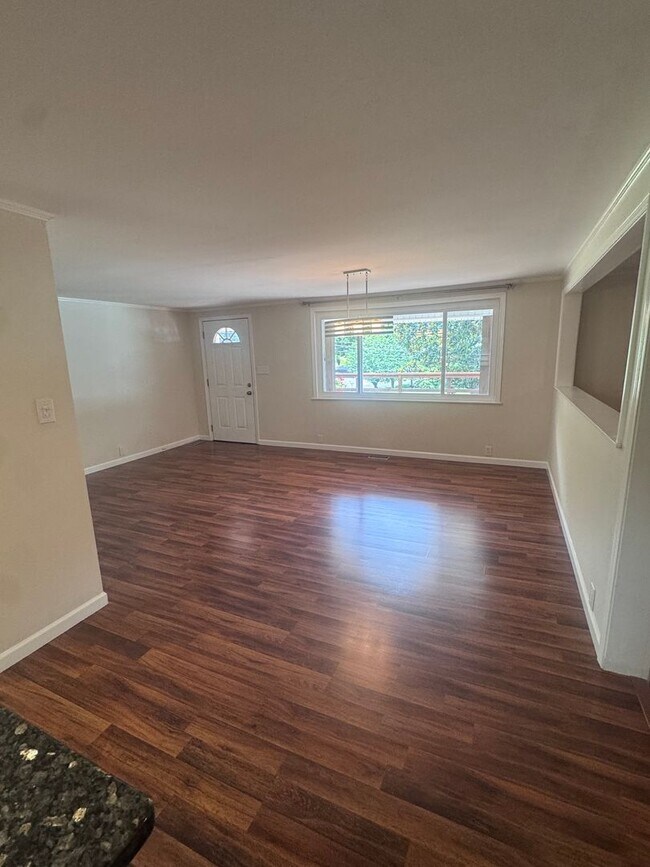 Foto del edificio - Powell 37749 - 2 bedroom, 1 bath home - Contact Lisa Vineyard and Shannon Russell (865) 216-9334