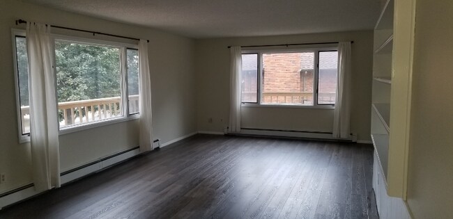 Building Photo - 3420 Clubheights Dr