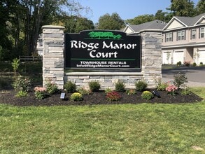 Building Photo - 2405 Rosa RoadRidge Manor Ct